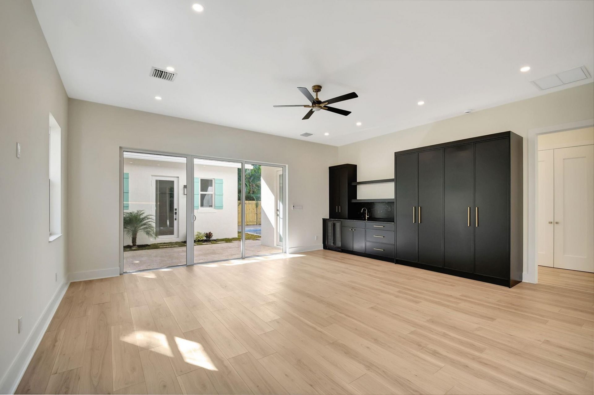 732 Flamingo Drive, West Palm Beach, FL 33401 Photo