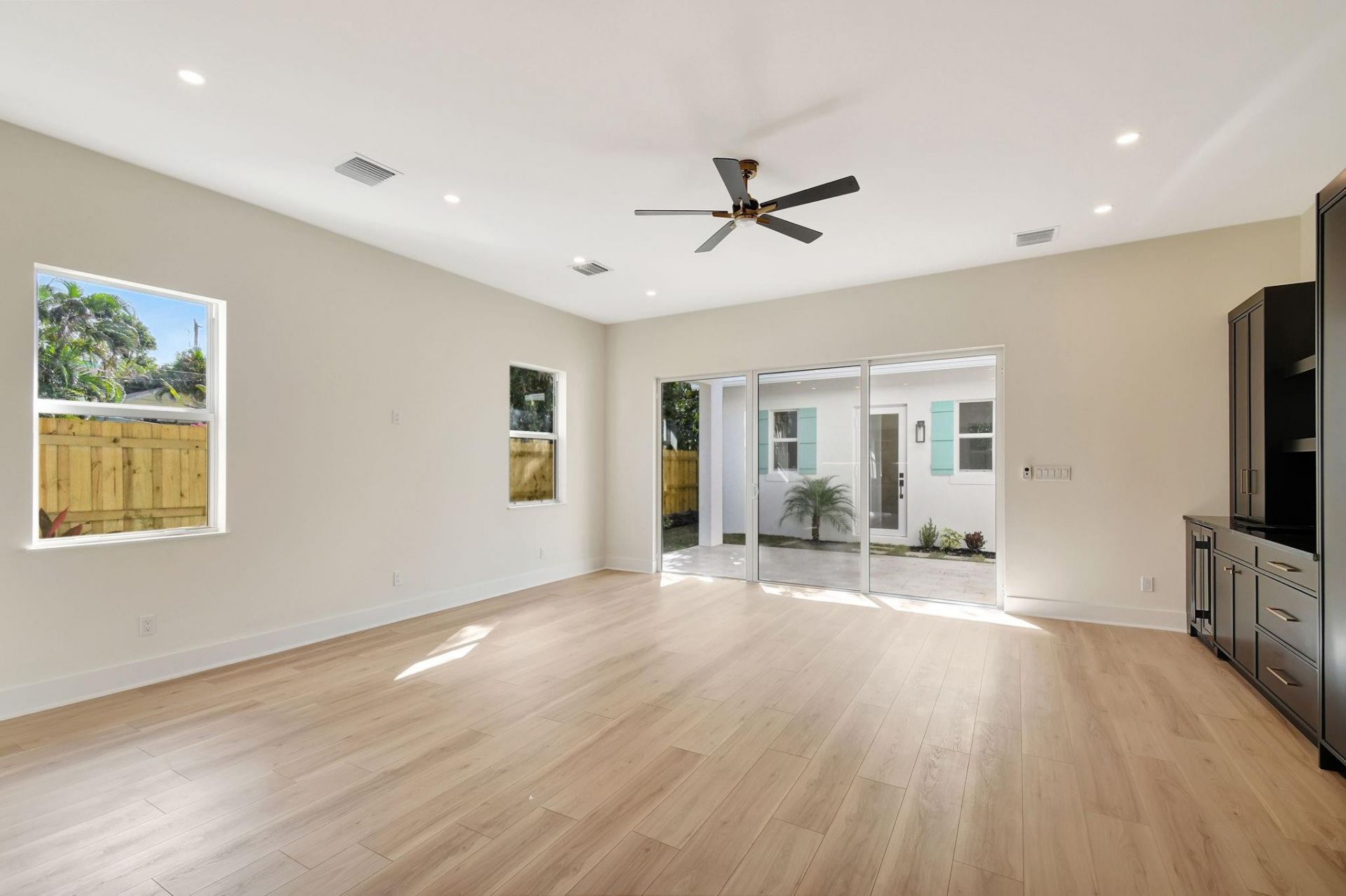 732 Flamingo Drive, West Palm Beach, FL 33401 Photo