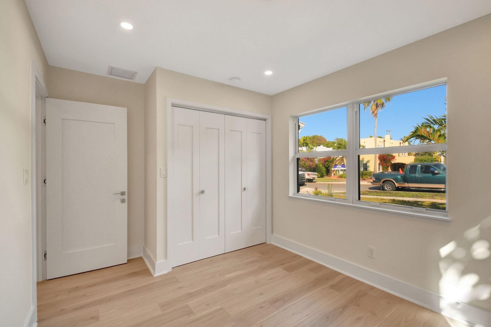 732 Flamingo Drive, West Palm Beach, FL 33401 Photo