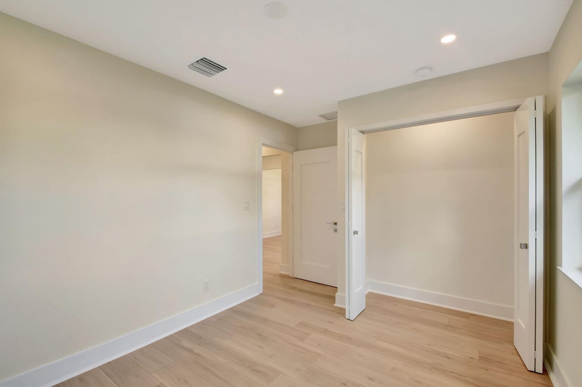 732 Flamingo Drive, West Palm Beach, FL 33401 Photo