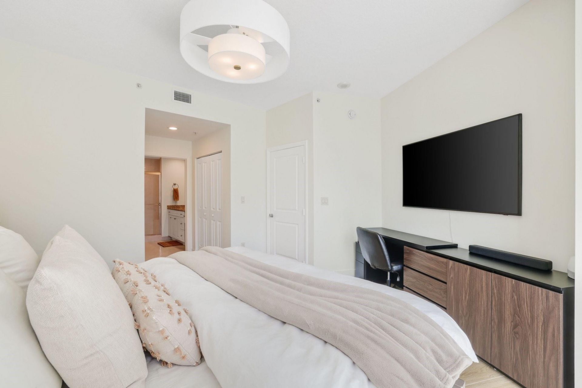 347 N New River Drive, Unit 301, Fort Lauderdale, FL 33301 Photo