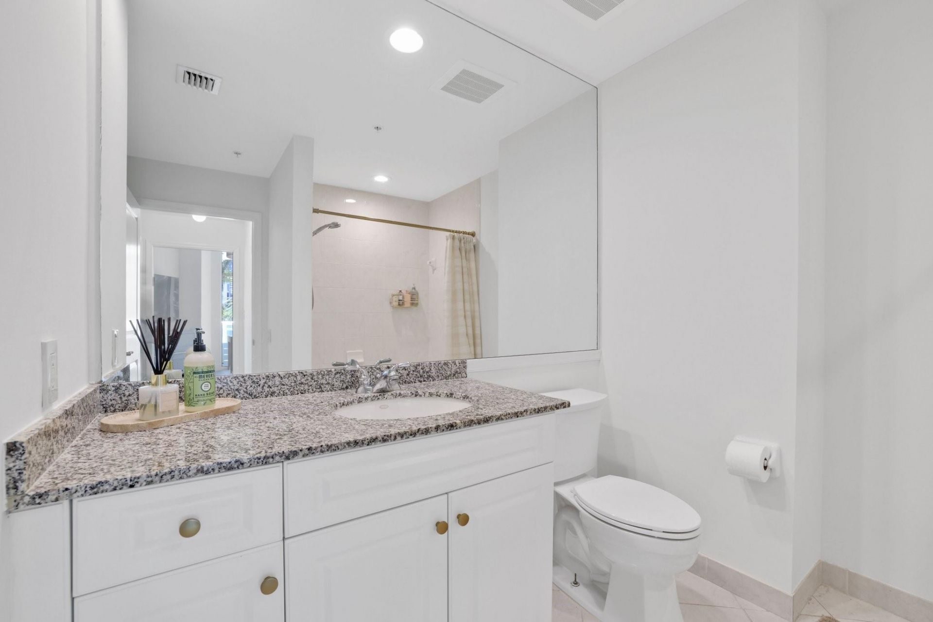 347 N New River Drive, Unit 301, Fort Lauderdale, FL 33301 Photo