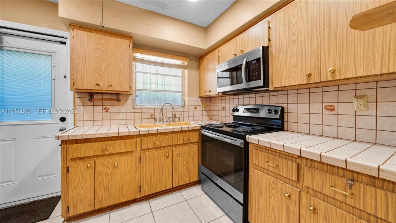 2615 SW 32nd Ave, Miami, FL 33133 Photo