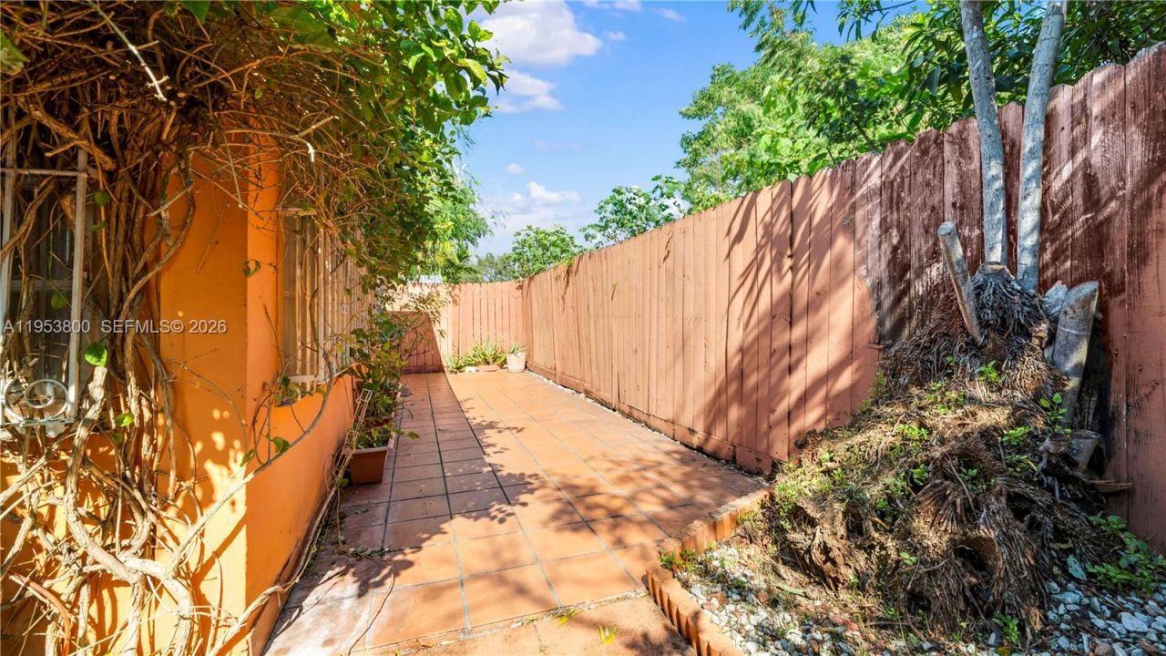 2615 SW 32nd Ave, Miami, FL 33133 Photo