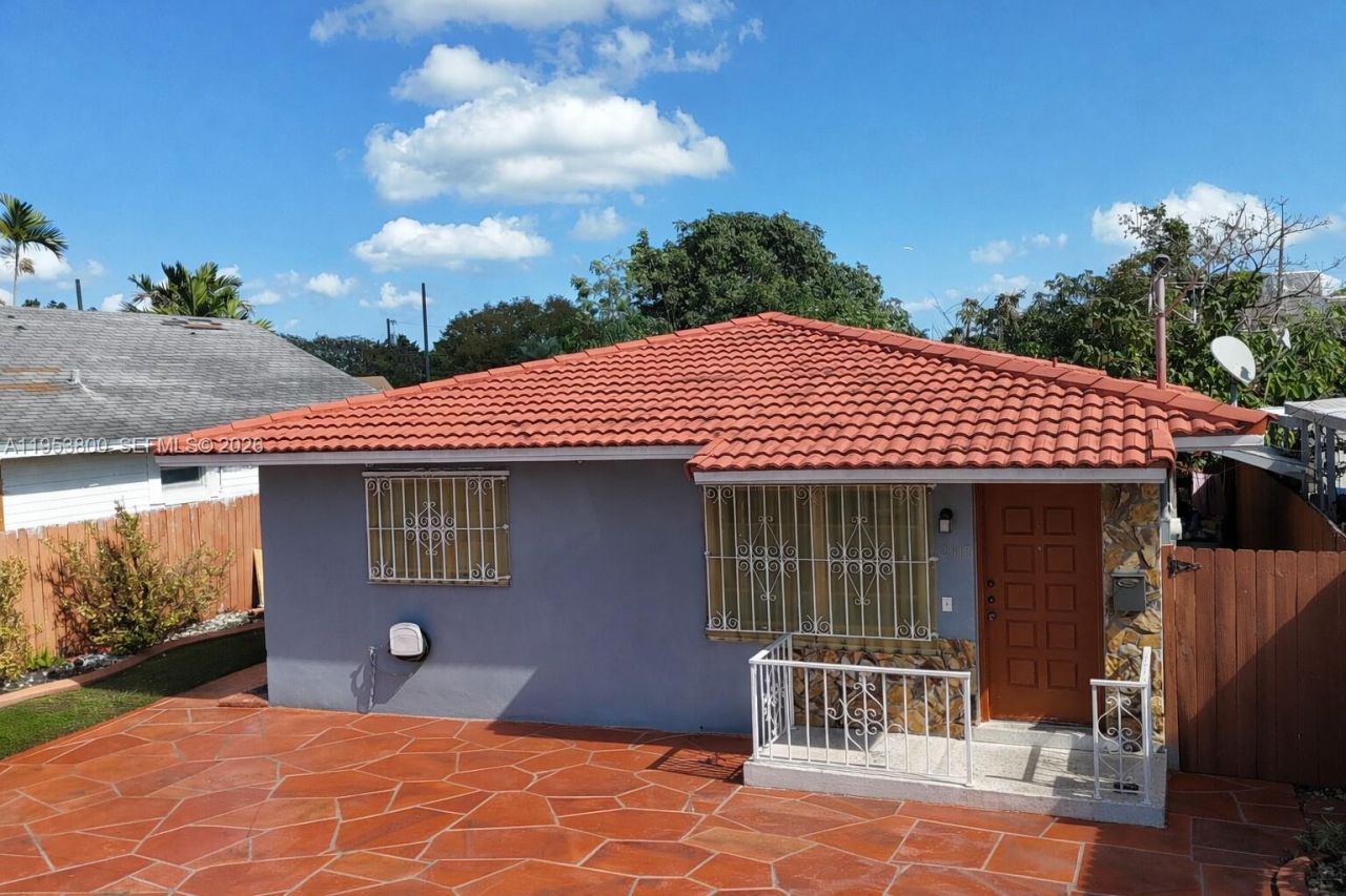 2615 SW 32nd Ave, Miami, FL 33133 Photo