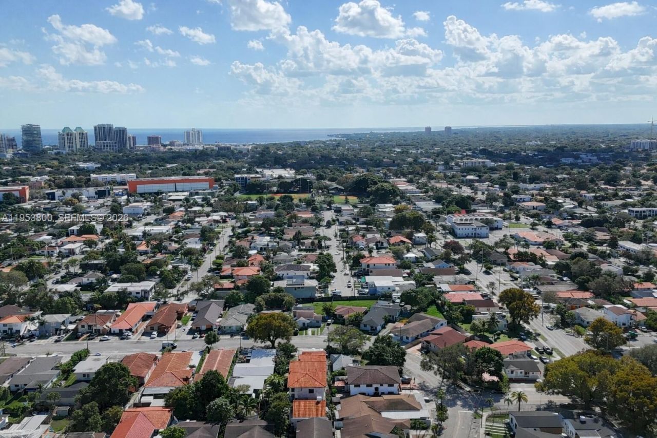 2615 SW 32nd Ave, Miami, FL 33133 Photo