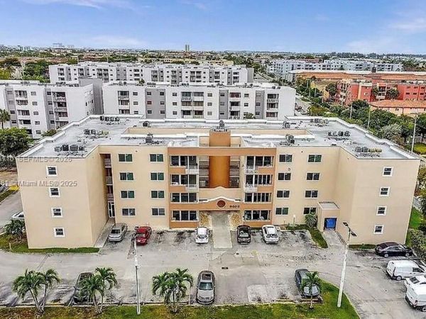 8050 NW 8th St, Unit 1407, Miami, FL 33126