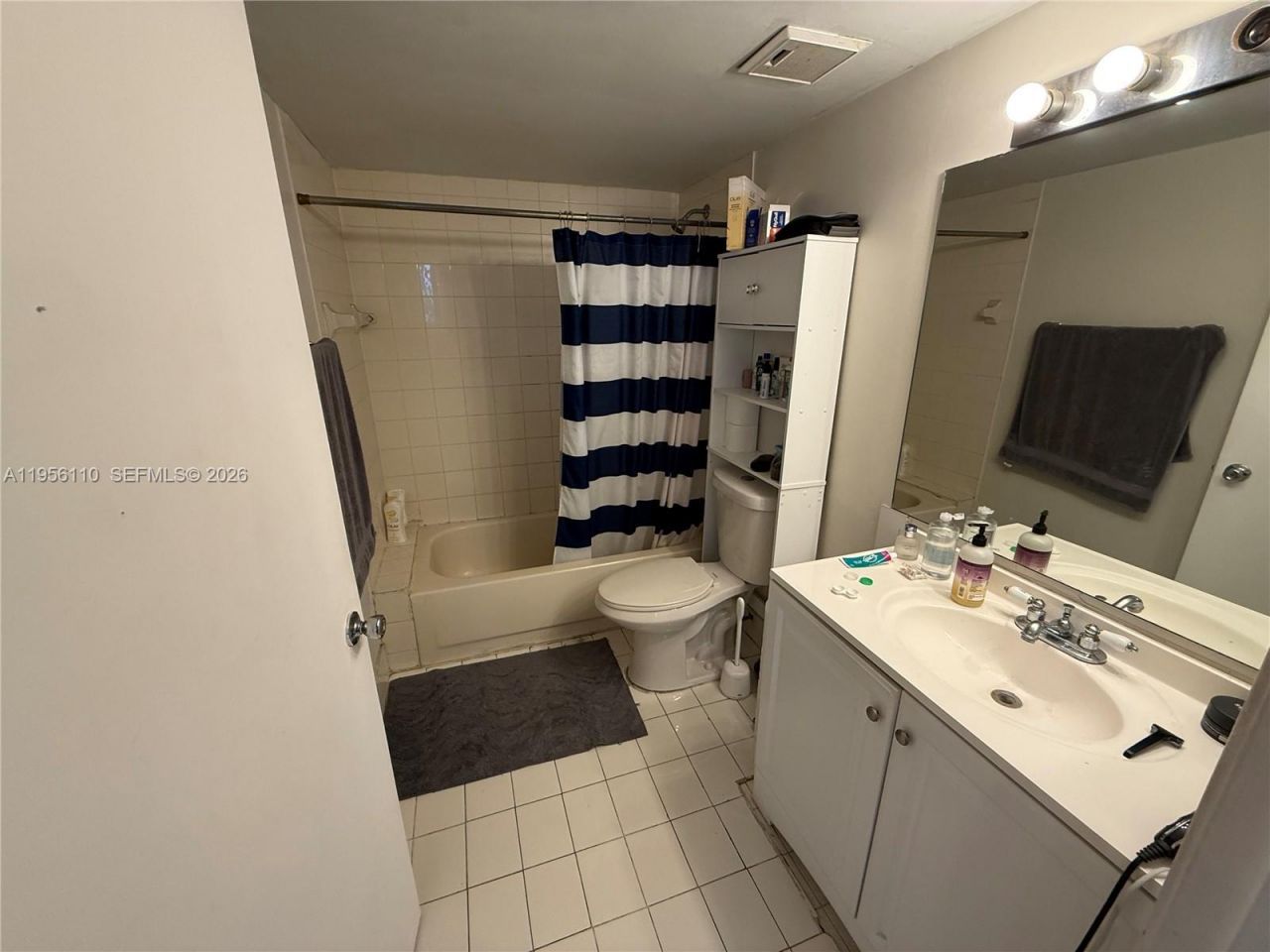 8050 NW 8th St, Unit 1407, Miami, FL 33126 Photo