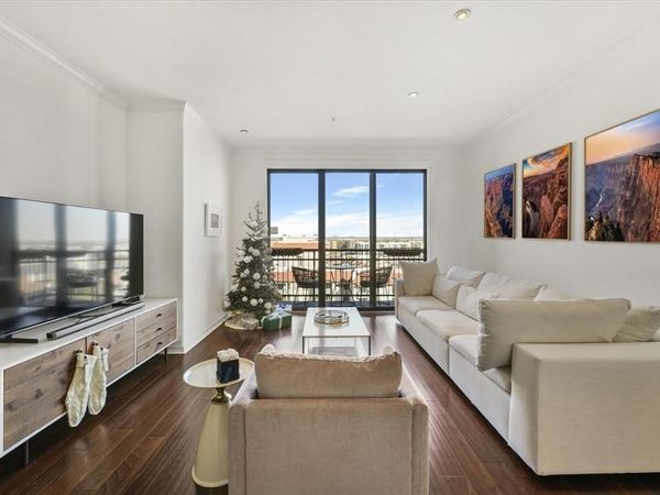 330 Las Colinas Boulevard E, Unit 906, Irving, TX 75039