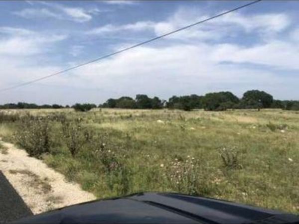 255 Nantan, Harper, TX 78631