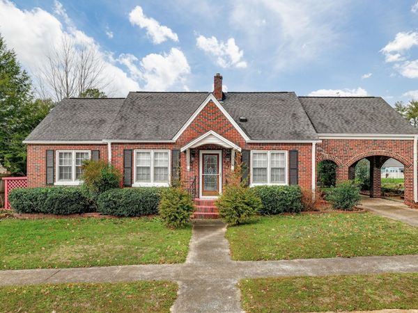 404 2nd Ave, Fayetteville, TN 37334