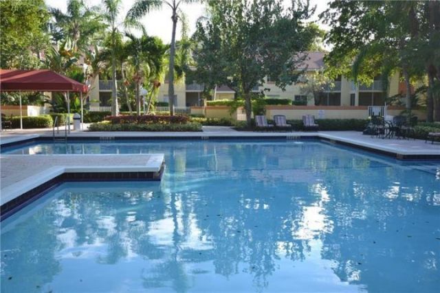 910 Coral Club Drive, Coral Springs, FL 33071 Photo