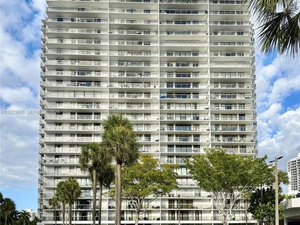 3701 N Country Club Dr, Unit 2205, Aventura, FL 33180