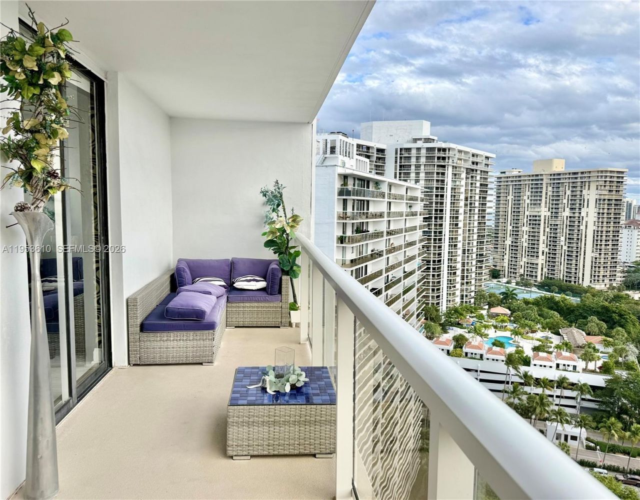 3701 N Country Club Dr, Unit 2205, Aventura, FL 33180 Photo