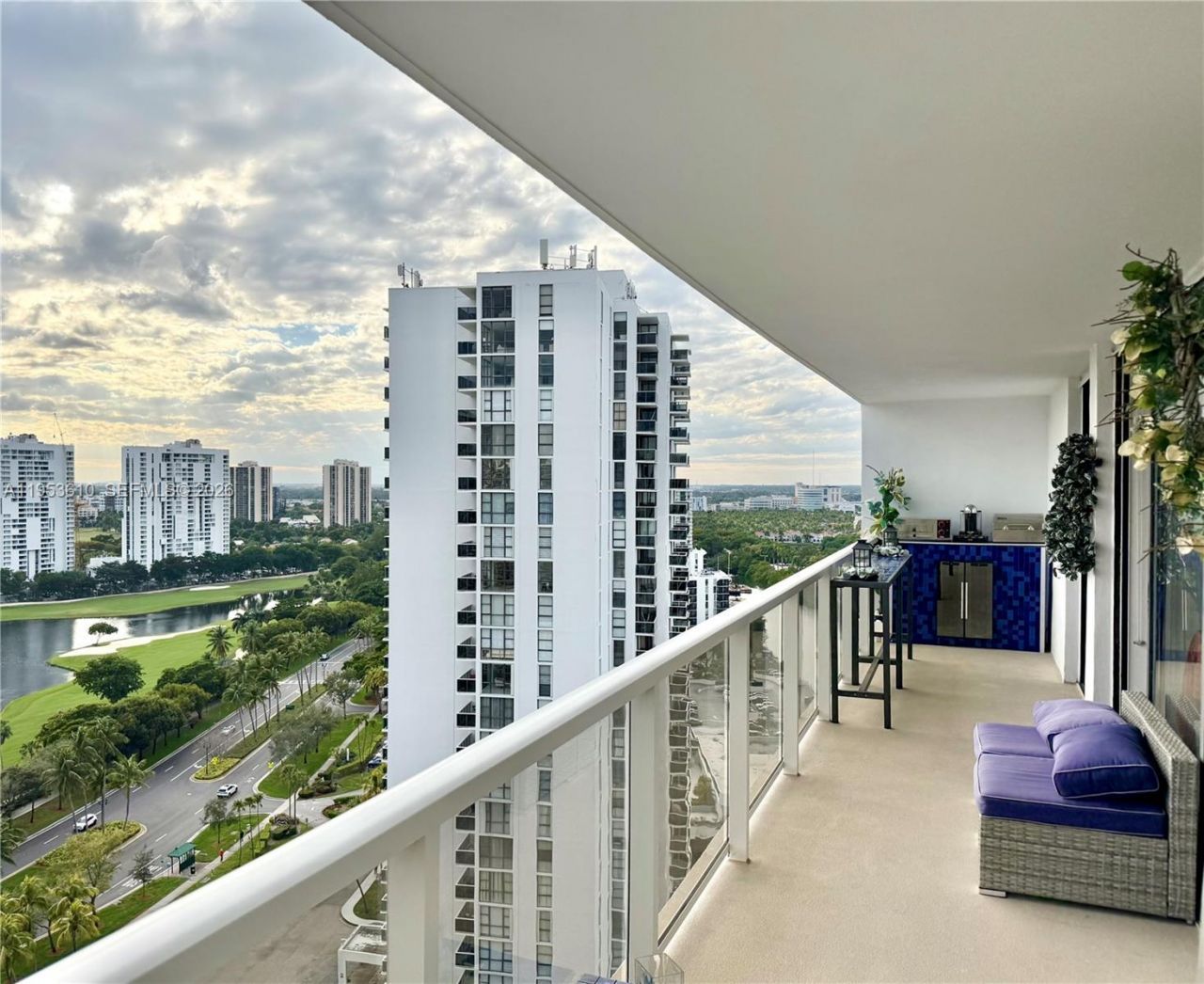 3701 N Country Club Dr, Unit 2205, Aventura, FL 33180 Photo