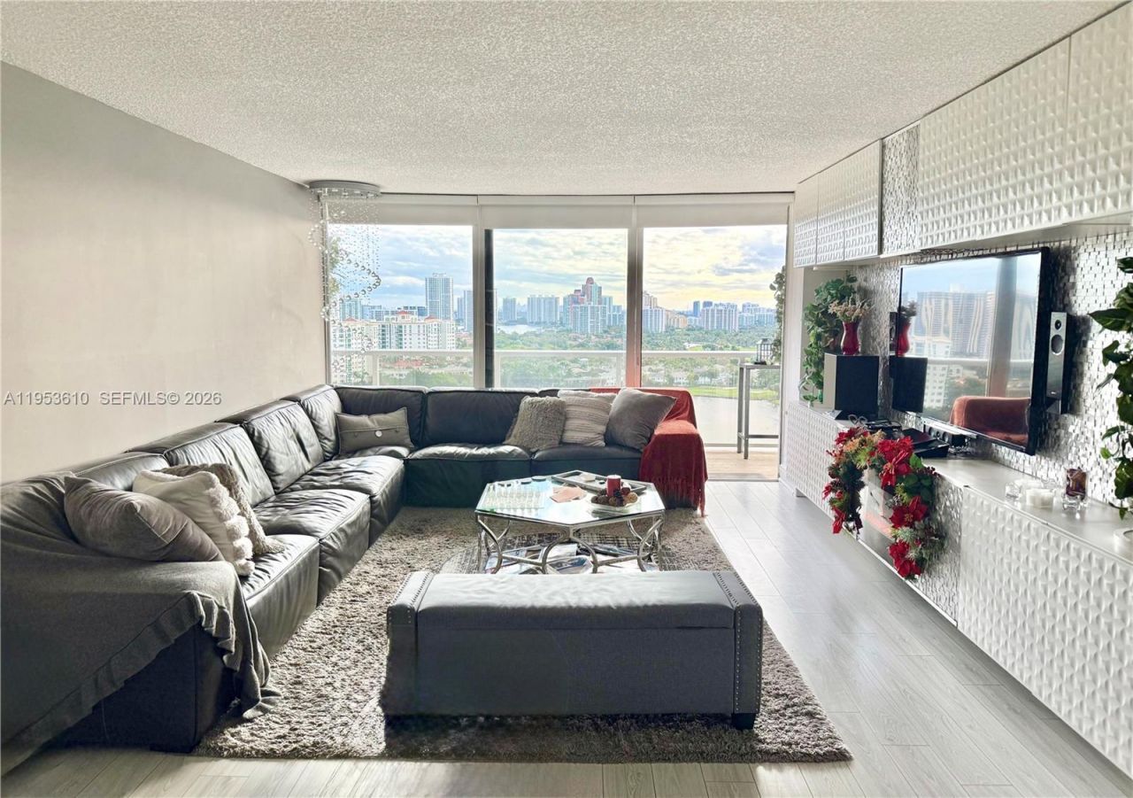 3701 N Country Club Dr, Unit 2205, Aventura, FL 33180 Photo