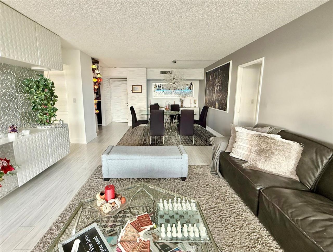3701 N Country Club Dr, Unit 2205, Aventura, FL 33180 Photo