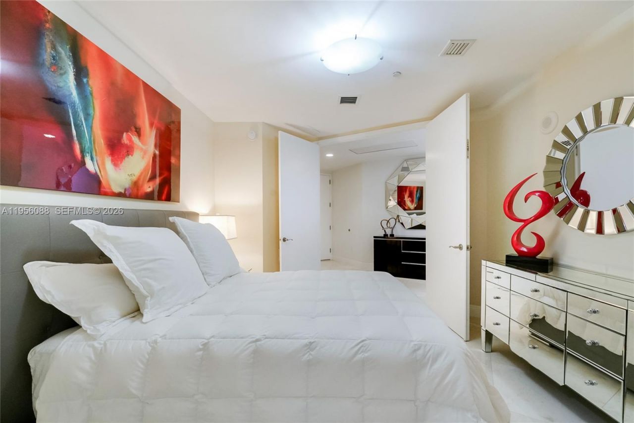 16001 Collins Ave, Unit 2103, Sunny Isles Beach, FL 33160 Photo