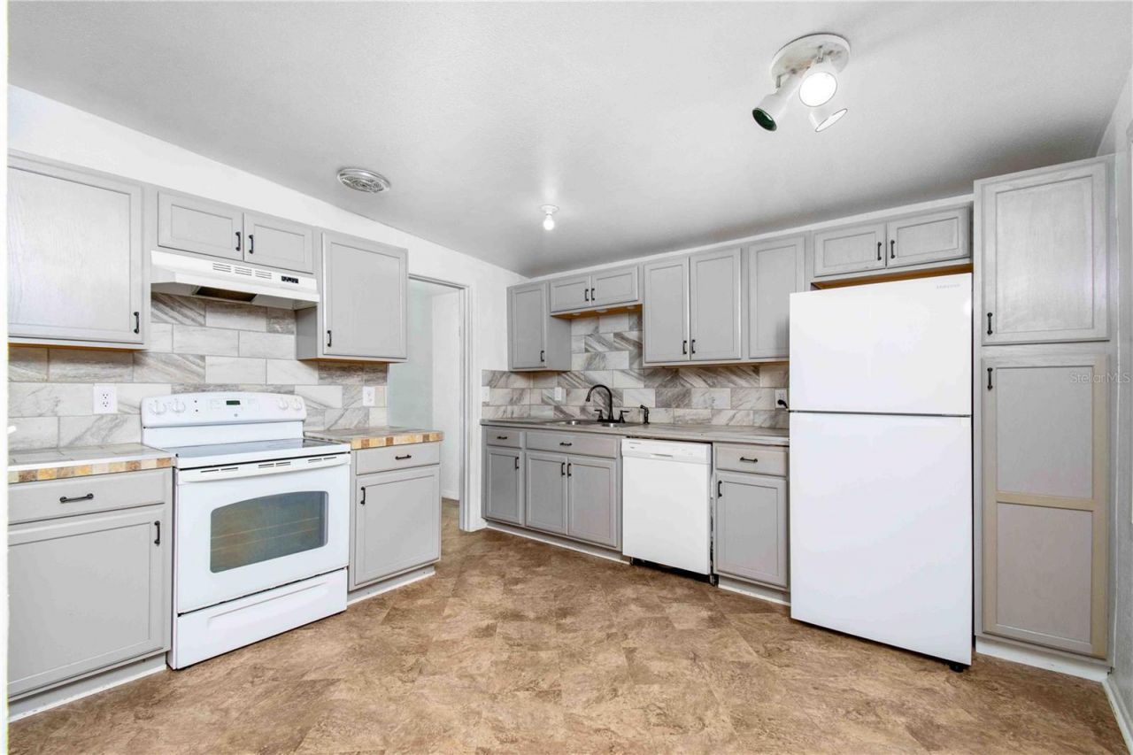 6382 81st Avenue N, Pinellas Park, FL 33781 Photo