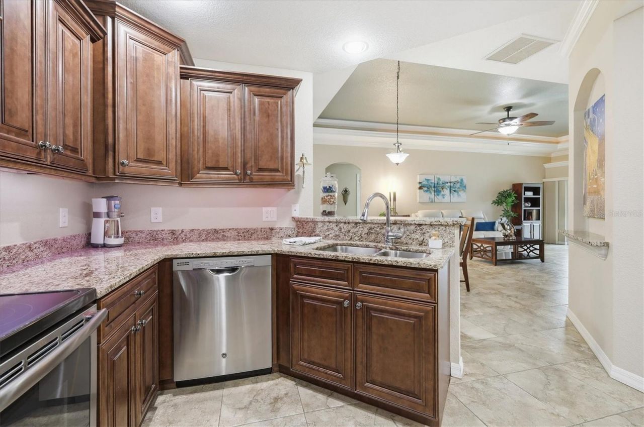 12710 SW Lake Side Drive, Lake Suzy, FL 34269 Photo