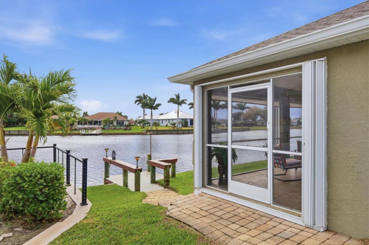 12710 SW Lake Side Drive, Lake Suzy, FL 34269 Photo