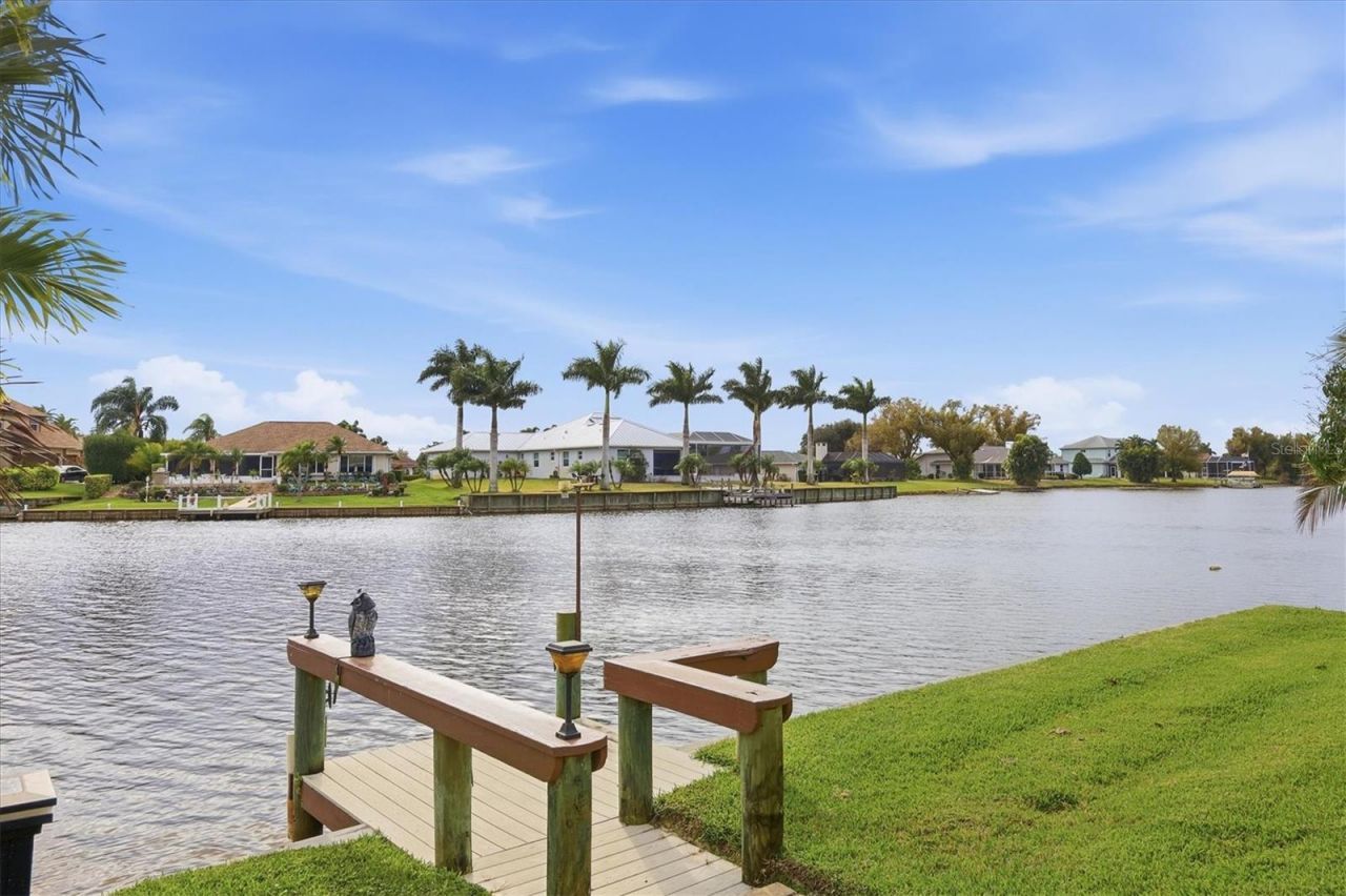 12710 SW Lake Side Drive, Lake Suzy, FL 34269 Photo