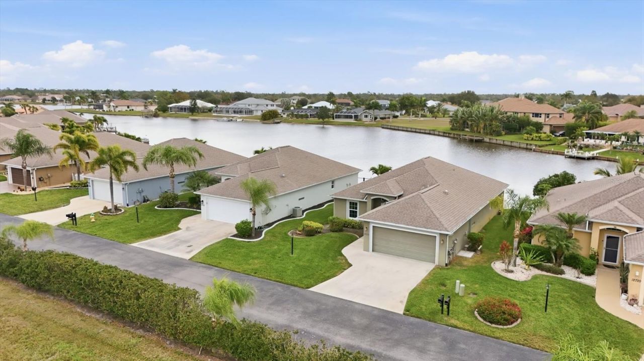 12710 SW Lake Side Drive, Lake Suzy, FL 34269 Photo