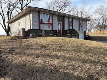 316 Gregory Drive, Gower, MO 64454