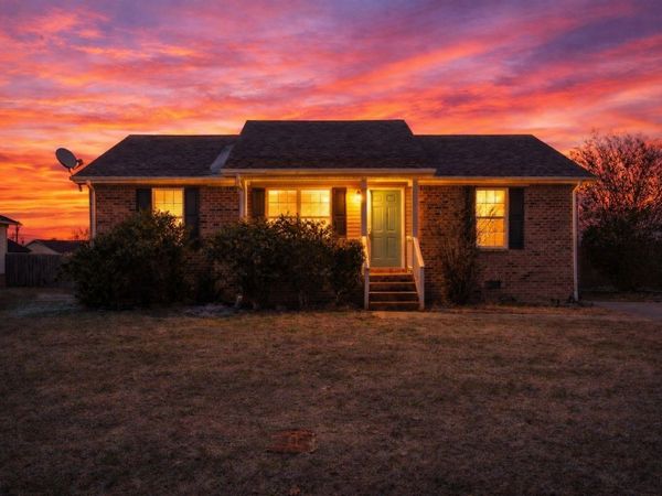 1367 Piercy Ct, Lebanon, TN 37087