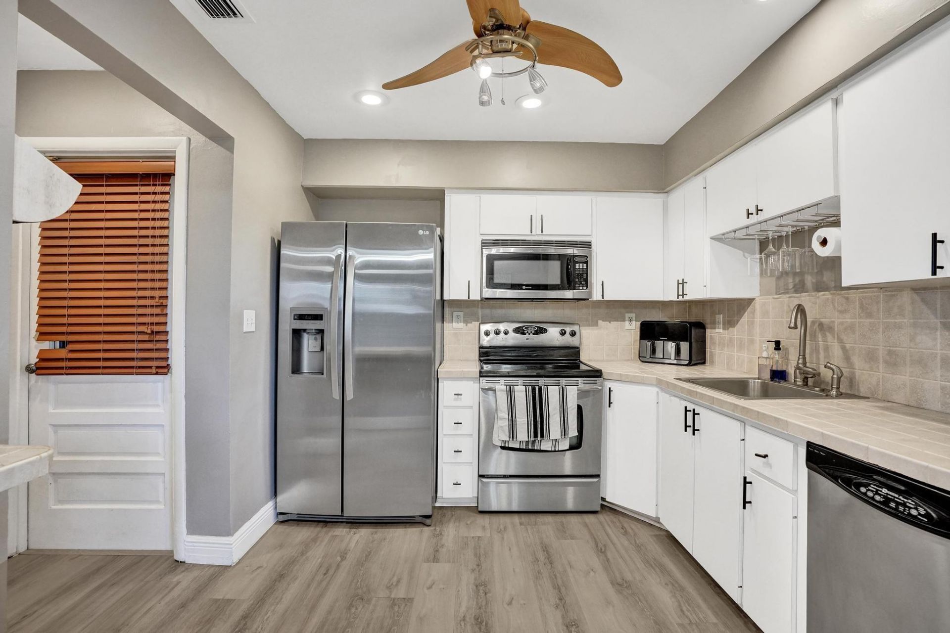 7671 NW 15th Ct, Pembroke Pines, FL 33024 Photo