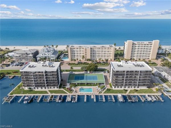 10420 Gulf Shore DR, Unit 121, NAPLES, FL 34108