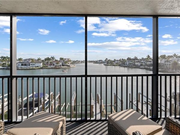 10420 Gulf Shore DR, Unit 121, NAPLES, FL 34108