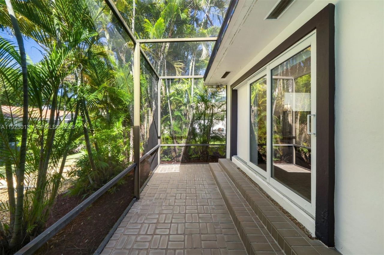 13502 SW 57th Ct, Pinecrest, FL 33156 Photo