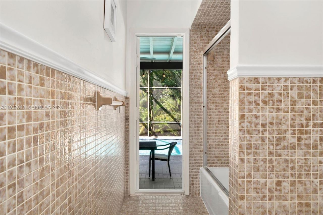 13502 SW 57th Ct, Pinecrest, FL 33156 Photo