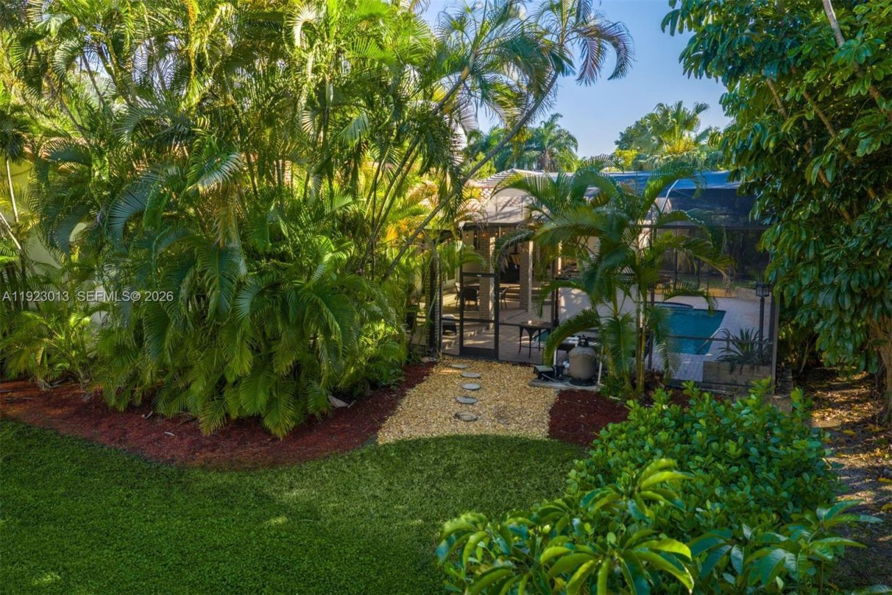 13502 SW 57th Ct, Pinecrest, FL 33156 Photo