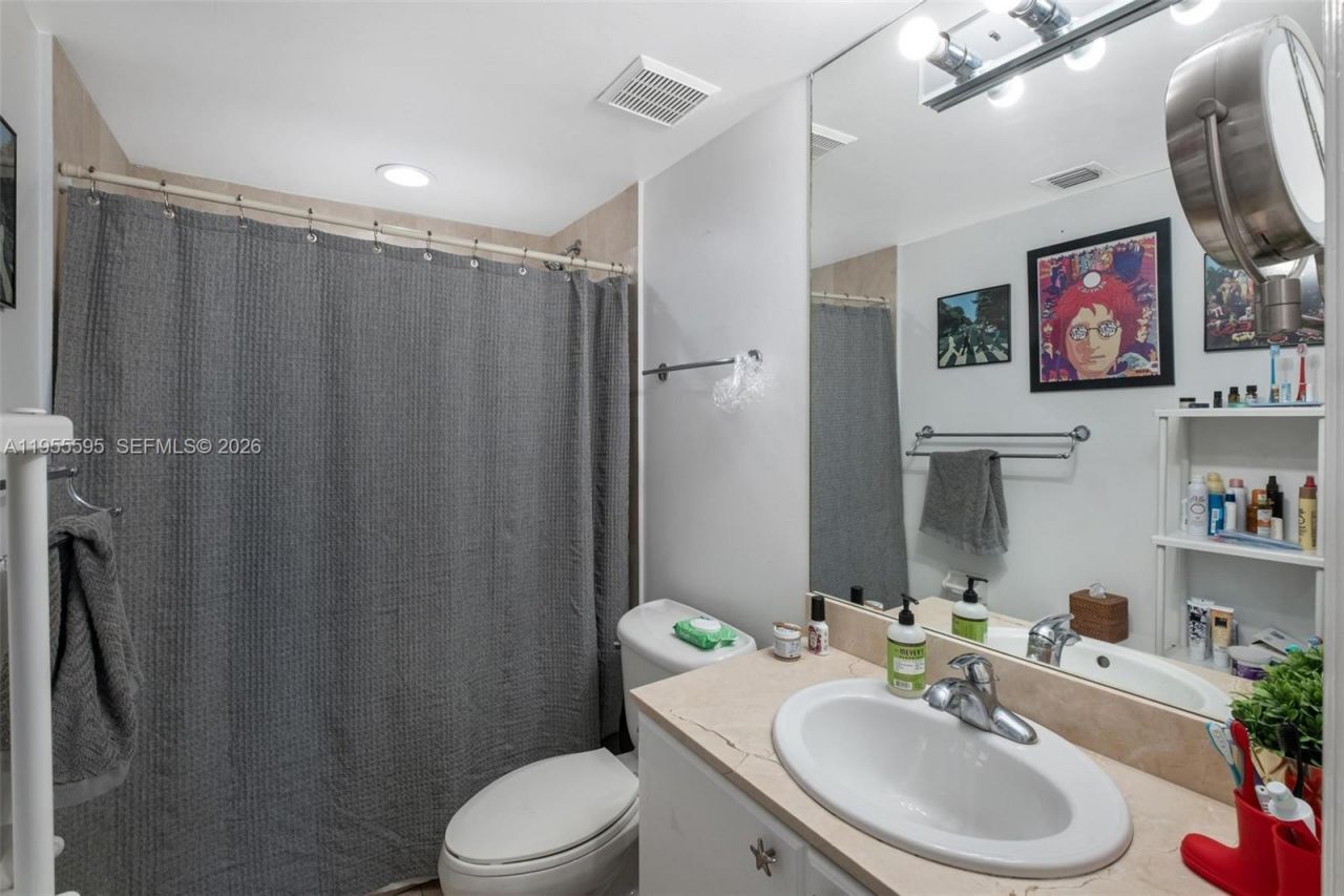 227 Michigan Ave, Unit 405, Miami Beach, FL 33139 Photo