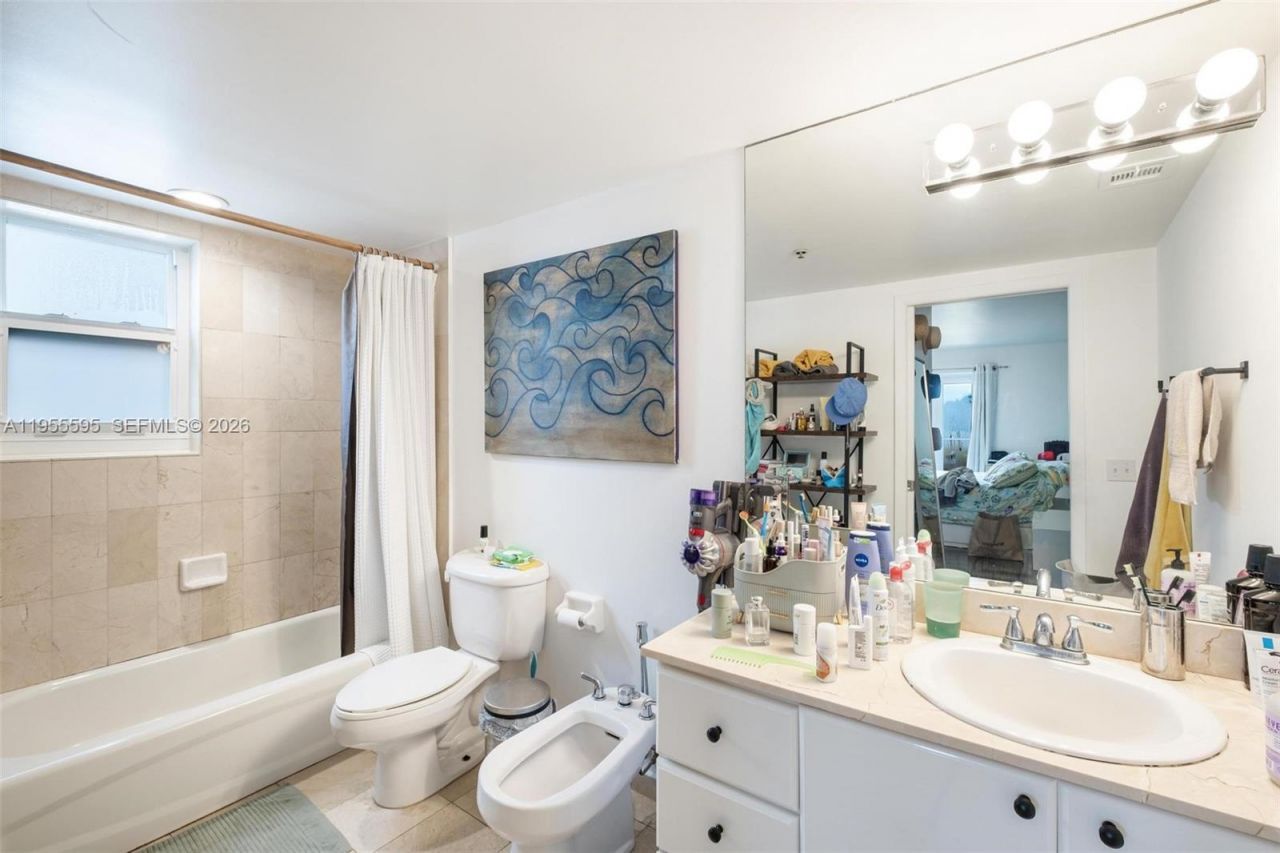 227 Michigan Ave, Unit 405, Miami Beach, FL 33139 Photo