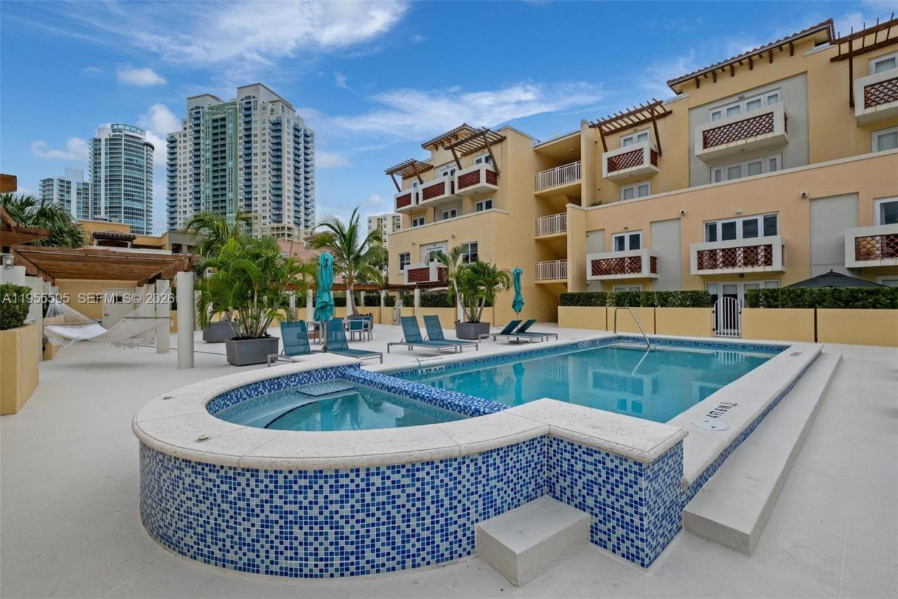 227 Michigan Ave, Unit 405, Miami Beach, FL 33139 Photo