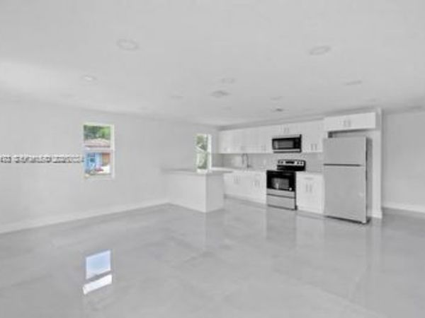 655 SW 5th St, Homestead, FL 33030