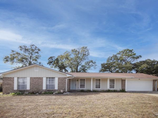 3525 Wimbledon Dr, Pensacola, FL 32503