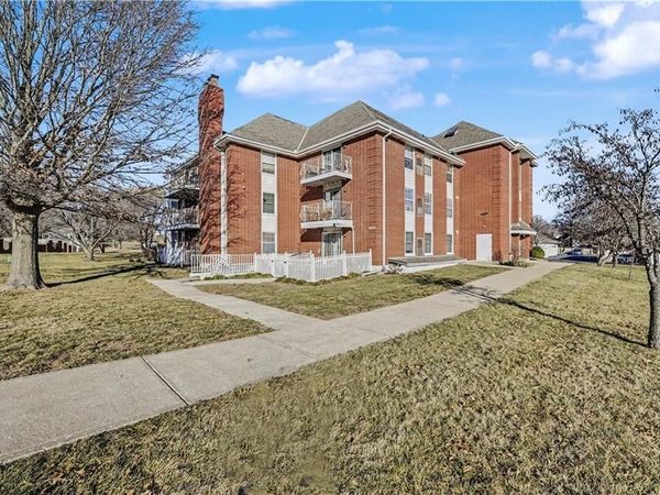 8001 Westridge Road, Unit 102, Raytown, MO 64138