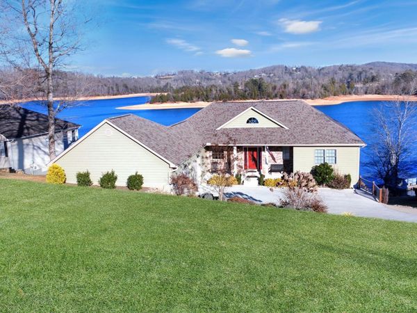 374 Norris Crest Drive, LaFollette, TN 37766