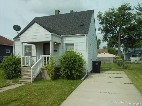 25627 Paige Street, Roseville, MI 48066