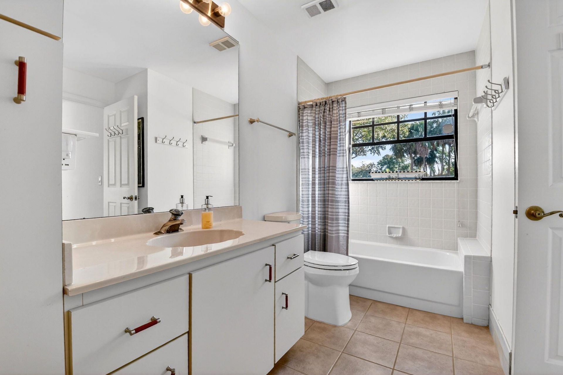 8065 Aberdeen Drive, Unit 101, Boynton Beach, FL 33472 Photo