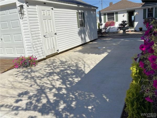 5669 West Bluff, Olcott, NY 14126