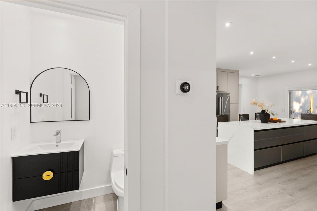 3616 SW 26th St , Miami, FL 33133 Photo