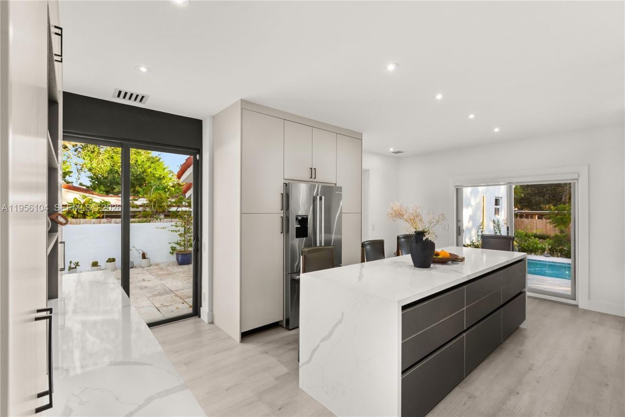 3616 SW 26th St , Miami, FL 33133 Photo