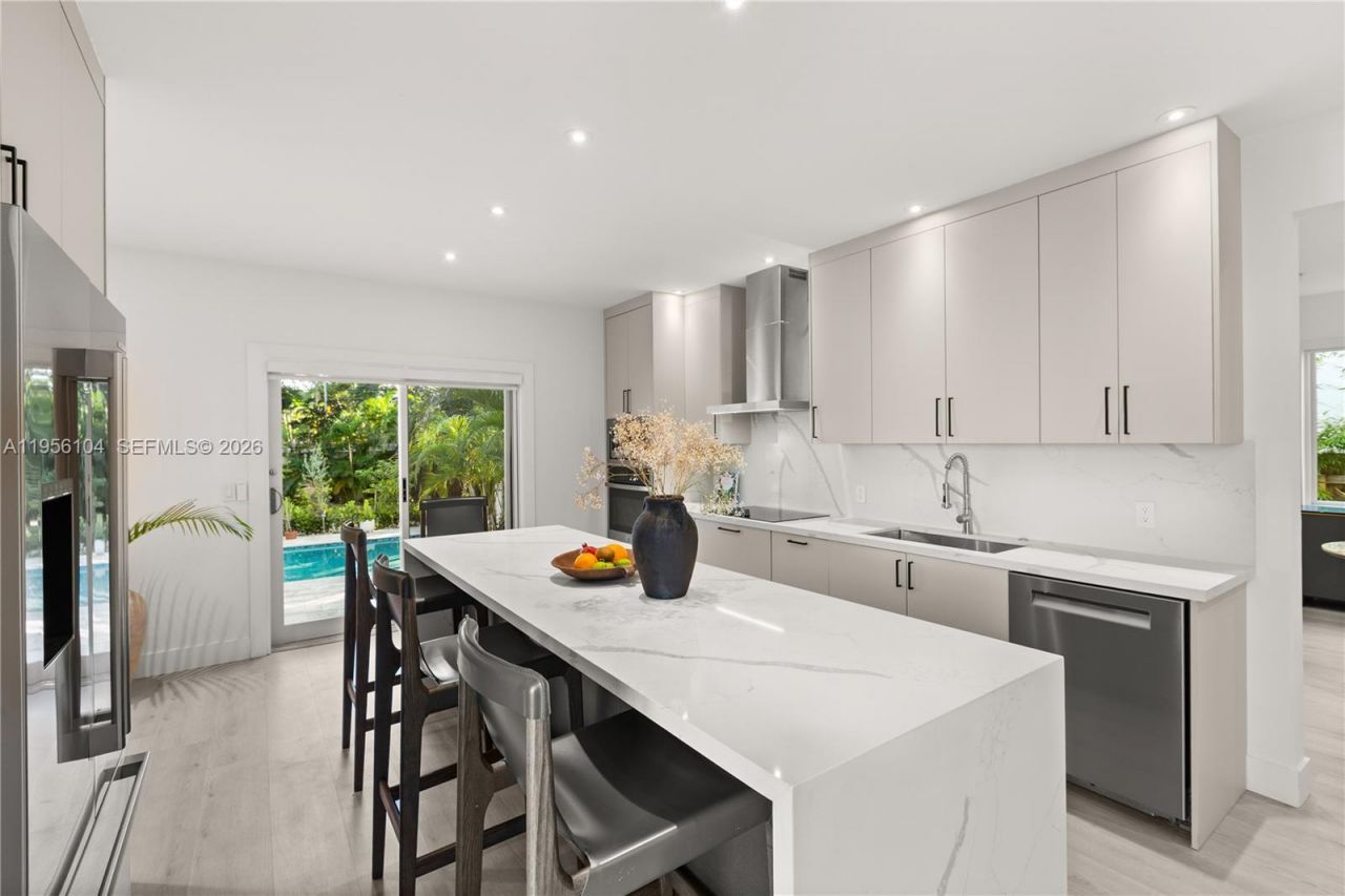 3616 SW 26th St , Miami, FL 33133 Photo