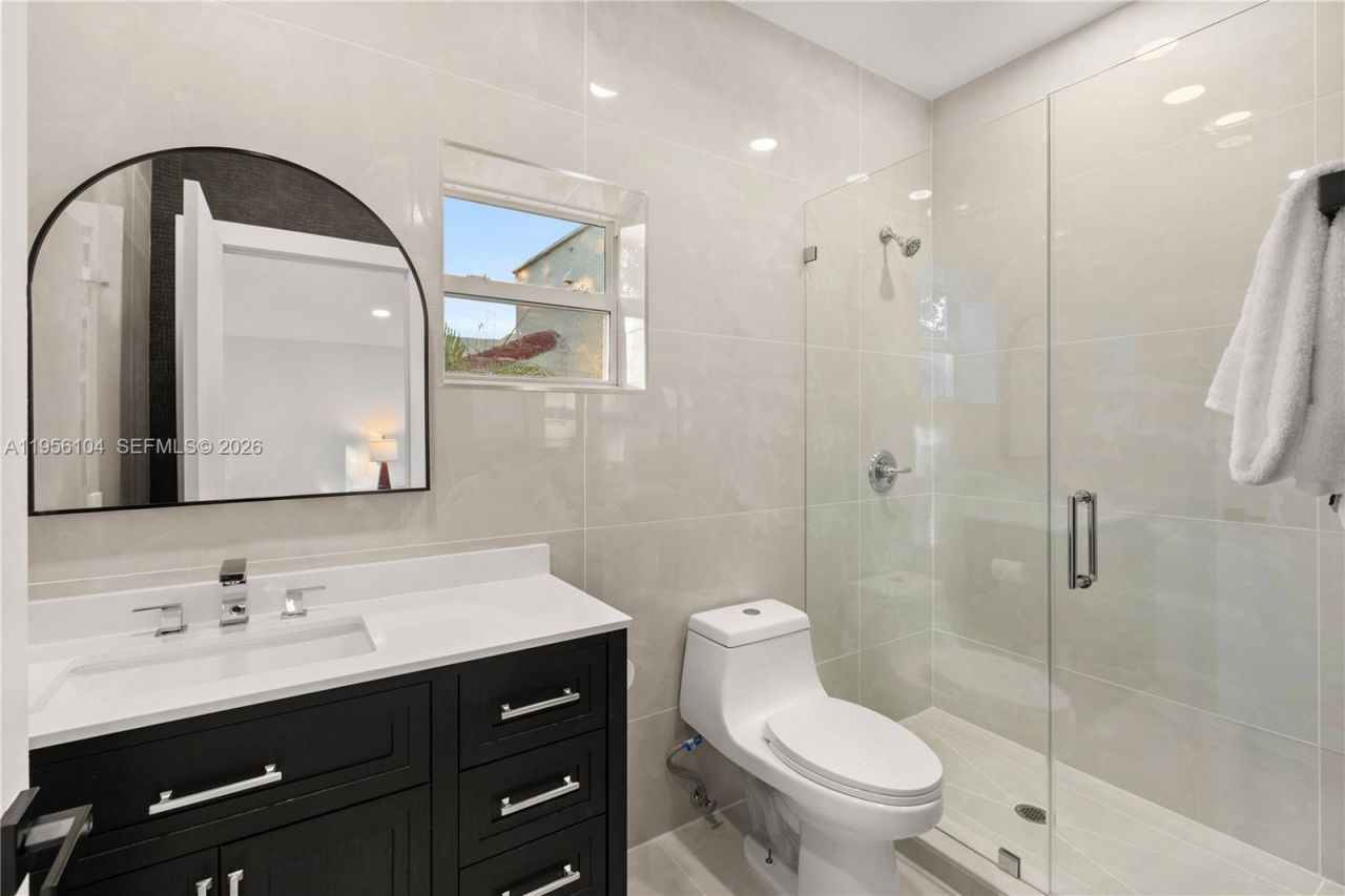 3616 SW 26th St , Miami, FL 33133 Photo