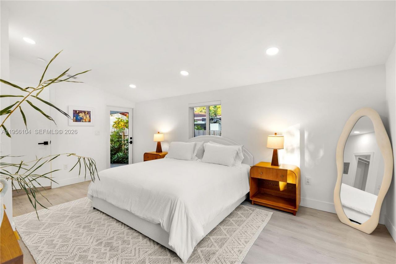 3616 SW 26th St , Miami, FL 33133 Photo